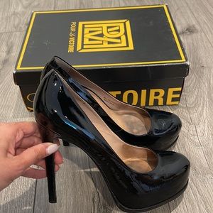 Pour La Victoire Black Irina Pumps